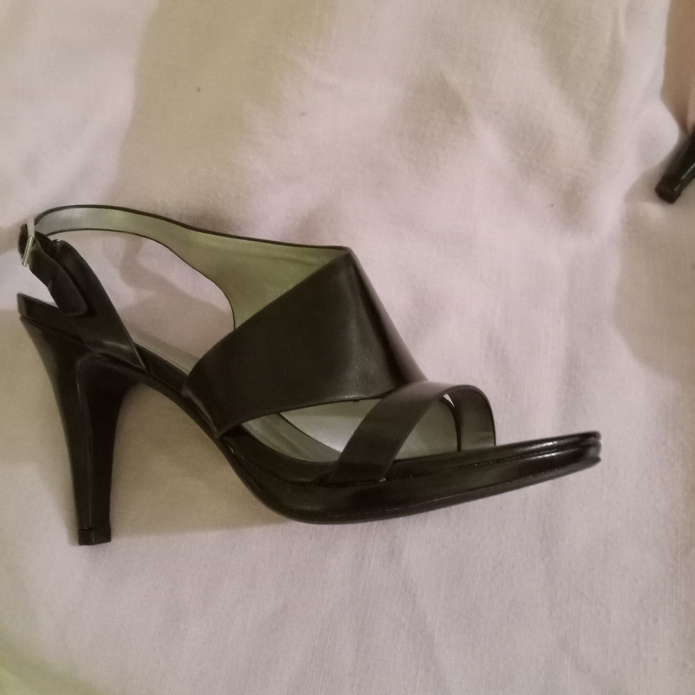 Dress shoes